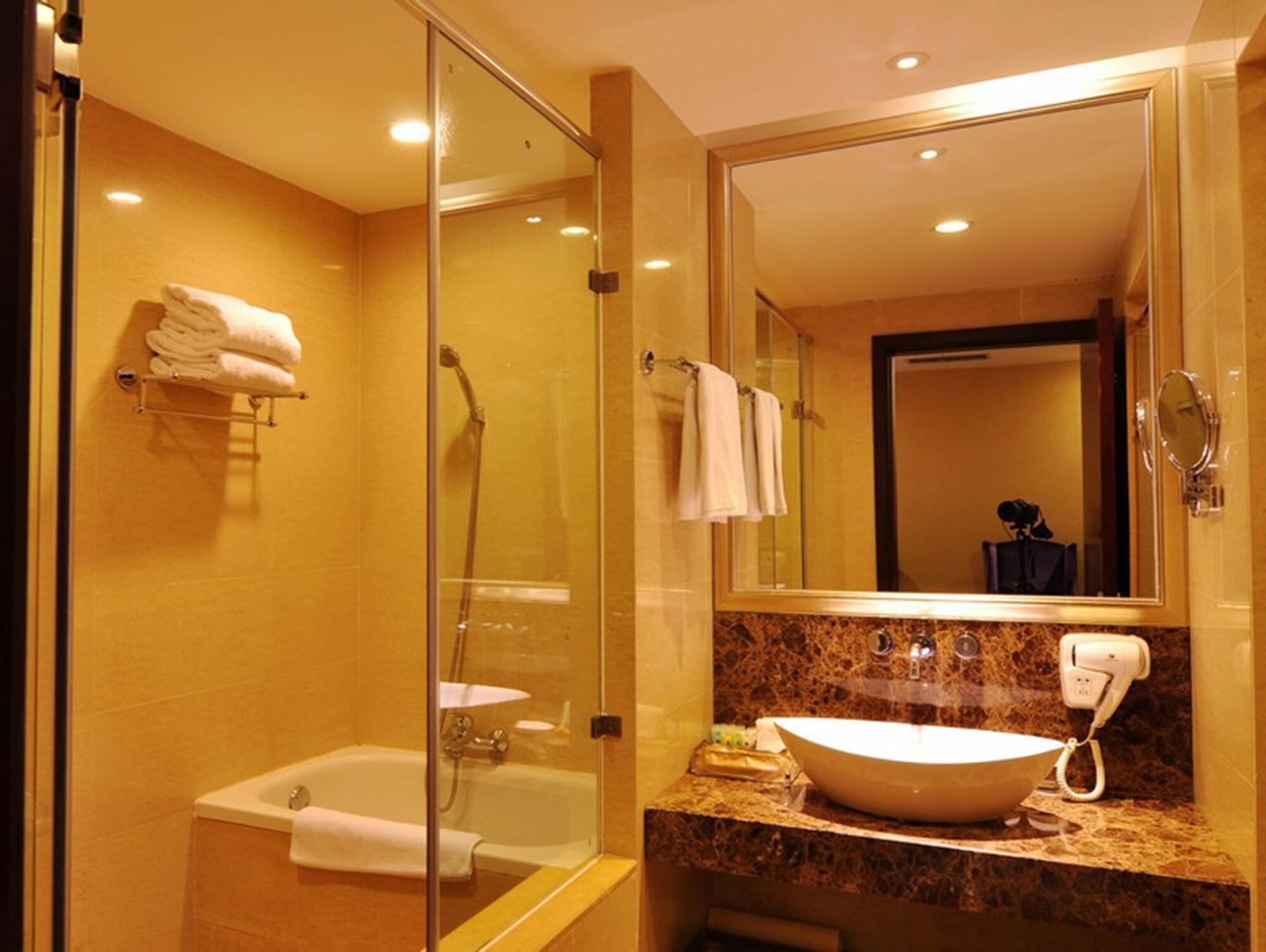 Yue Xiu Hotel Гуанчжоу Экстерьер фото