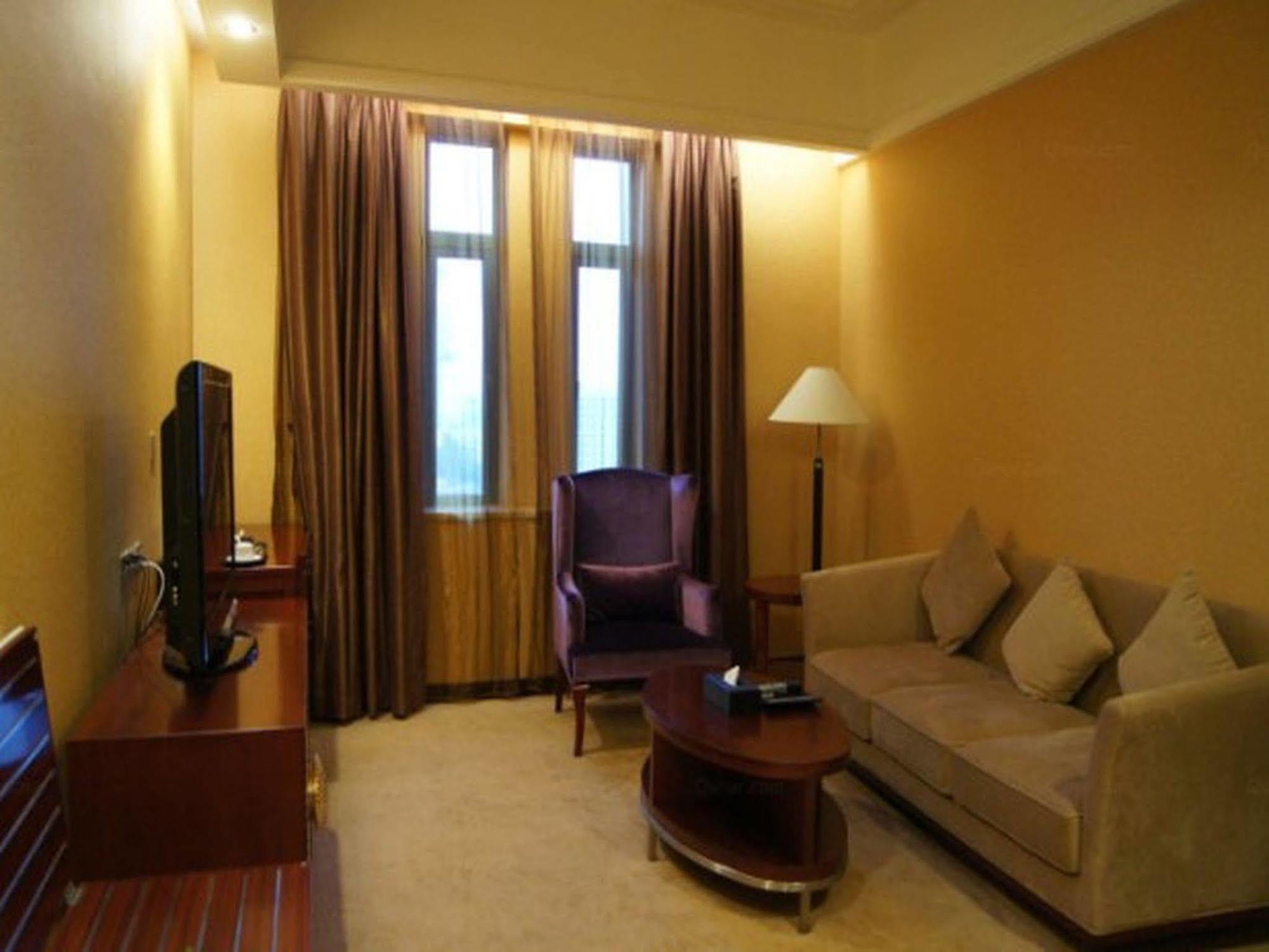Yue Xiu Hotel Гуанчжоу Экстерьер фото