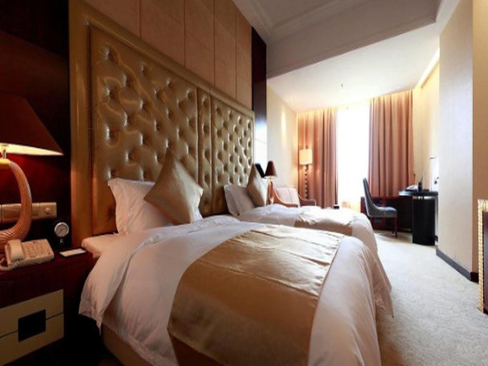 Yue Xiu Hotel Гуанчжоу Экстерьер фото